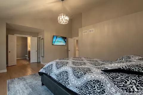 Bedroom - 1007 Biltmore Dr, Elgin, IL 60120 photo 4 of 6