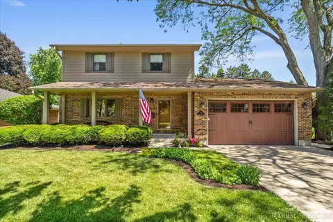 504 Fellows St, Saint Charles, IL 60174