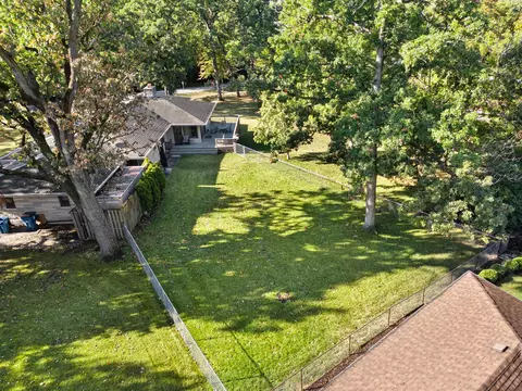Exterior - 200 N Forest Ct, Addison, IL 60101 photo 7 of 8