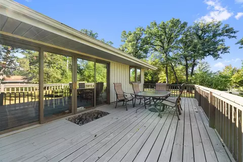 Exterior - 200 N Forest Ct, Addison, IL 60101 photo 4 of 8