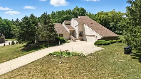 3125 Chellington Dr, Johnsburg, IL 60051
