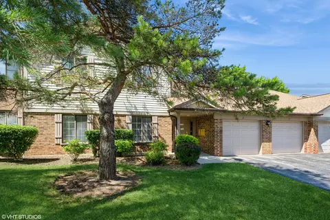 1724 W Quail Ct #5, Arlington Heights, IL 60004