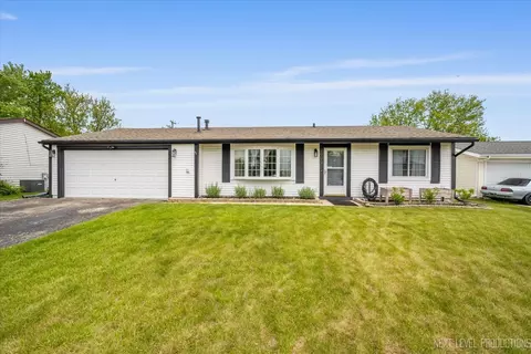 2009 Chaplin Ct, Hanover Park, IL 60133