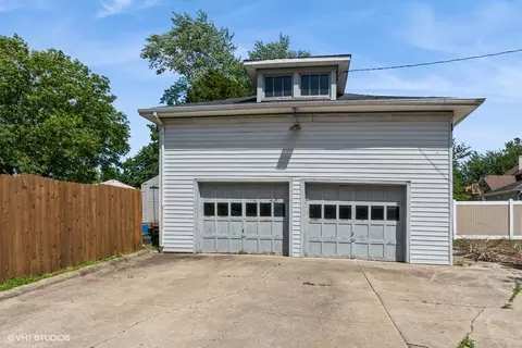 Exterior - 204 E 5th St, Lockport, IL 60441 photo 4 of 4