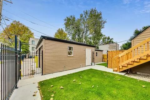 Exterior - 4242 S Champlain Ave, Chicago, IL 60653 photo 5 of 5