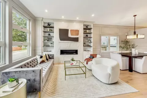 Living - 4242 S Champlain Ave, Chicago, IL 60653 photo 1 of 8