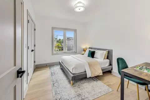 Bedroom - 4242 S Champlain Ave, Chicago, IL 60653 photo 2 of 5