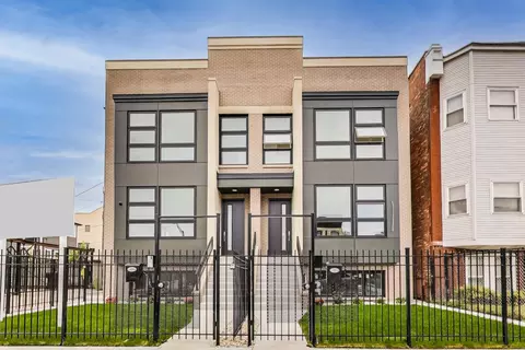 4242 S Champlain Ave, Chicago, IL 60653