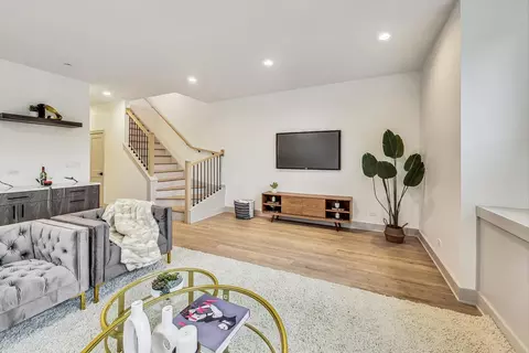 Living - 4242 S Champlain Ave, Chicago, IL 60653 photo 8 of 8