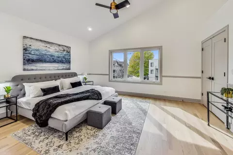 Bedroom - 4242 S Champlain Ave, Chicago, IL 60653 photo 1 of 5