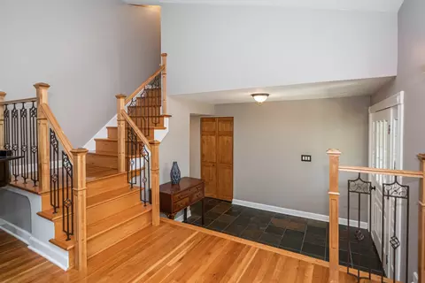 Entry Way - 220 N Haddon Pl, Addison, IL 60101 photo 4 of 4