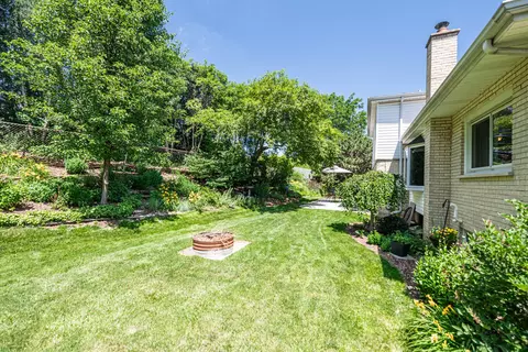 Exterior - 220 N Haddon Pl, Addison, IL 60101 photo 6 of 14