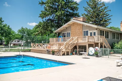 Exterior - 220 N Haddon Pl, Addison, IL 60101 photo 11 of 14