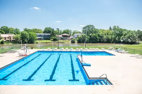 Exterior - 220 N Haddon Pl, Addison, IL 60101 photo 13 of 14