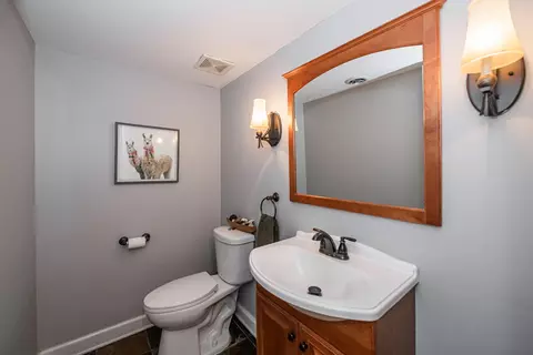 Bath - 220 N Haddon Pl, Addison, IL 60101 photo 1 of 4