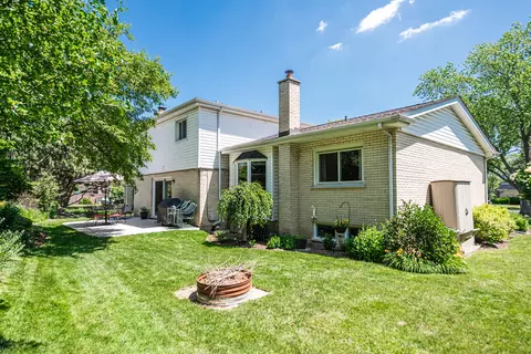Exterior - 220 N Haddon Pl, Addison, IL 60101 photo 5 of 14
