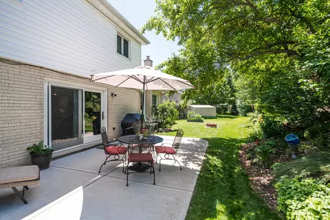 Exterior - 220 N Haddon Pl, Addison, IL 60101 photo 9 of 14
