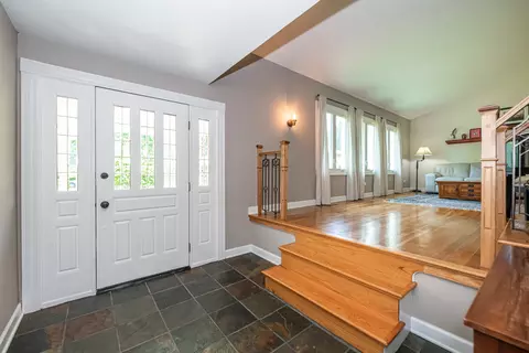 Entry Way - 220 N Haddon Pl, Addison, IL 60101 photo 1 of 4