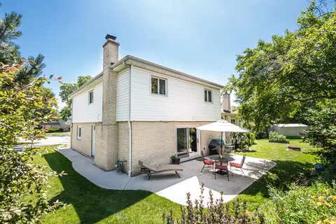 Exterior - 220 N Haddon Pl, Addison, IL 60101 photo 8 of 14