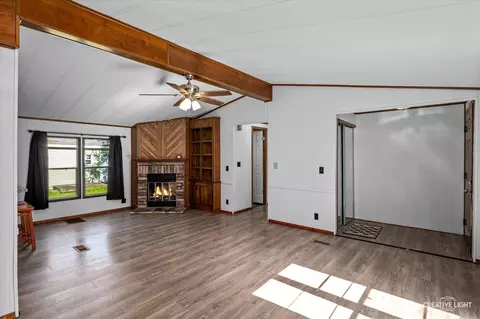 Living - 133 Elm St, Braidwood, IL 60408 photo 1 of 2
