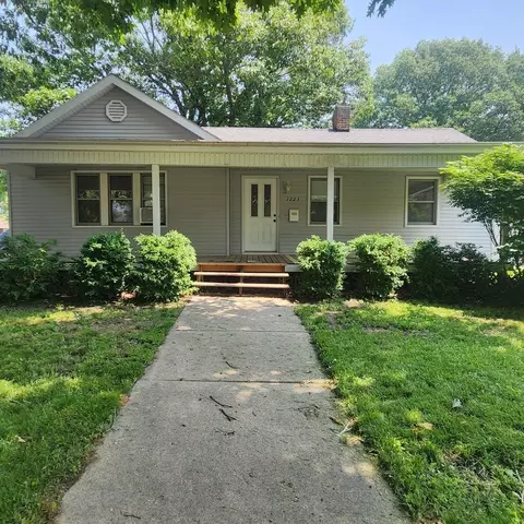 1223 Putnam St, Peru, IL 61354 photo 1