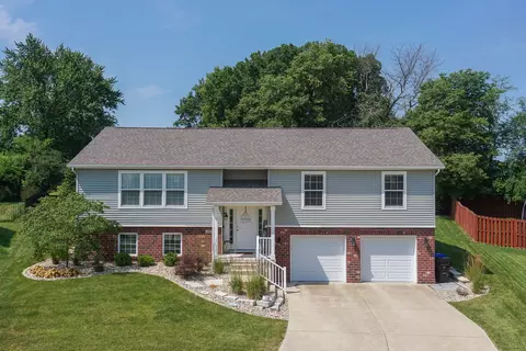 2608 Grey Fox Trl, Bloomington, IL 61705