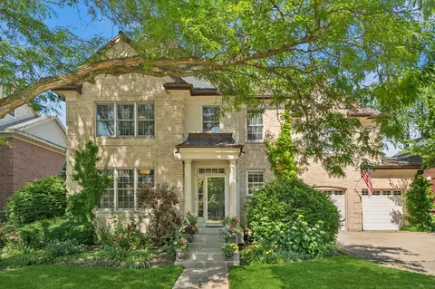 1318 Bennington Ct, Glenview, IL 60026