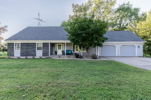 14389 Lovers Lane Rd, Princeton, IL 61356