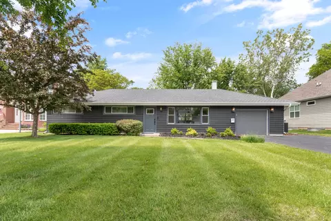 705 Parkway Dr, Wheaton, IL 60187