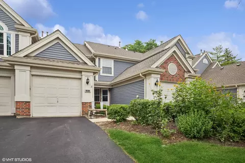 1039 Talbots Ln, Elk Grove Village, IL 60007