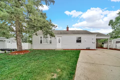317 Tee Ln, Carpentersville, IL 60110