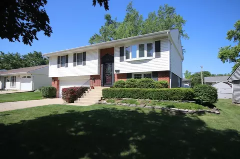 102 Villa Rd, Streamwood, IL 60107