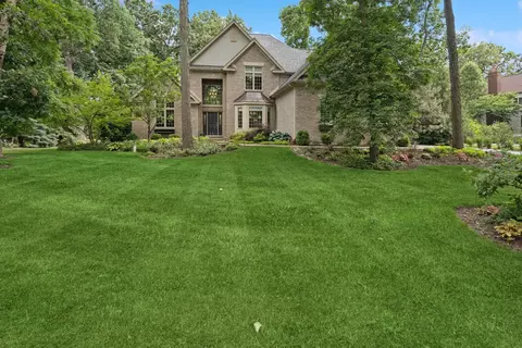 5803 Tomlinson Dr, Mchenry, IL 60050