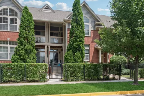 8471 Callie Ave, Morton Grove, IL 60053