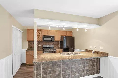 22 Red Oak Trl, Cary, IL 60013 photo 12