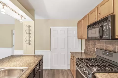 22 Red Oak Trl, Cary, IL 60013 photo 13