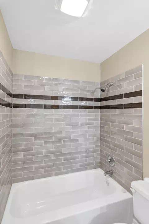 22 Red Oak Trl, Cary, IL 60013 photo 16