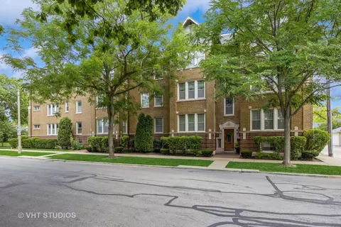 256 Pleasant St #2, Oak Park, IL 60302
