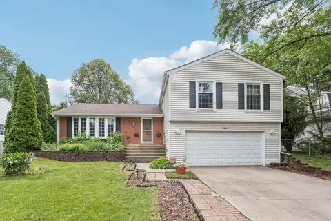 3 Warrington Rd, Vernon Hills, IL 60061