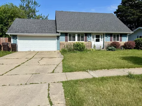 847 Teverton Ln, Crystal Lake, IL 60014