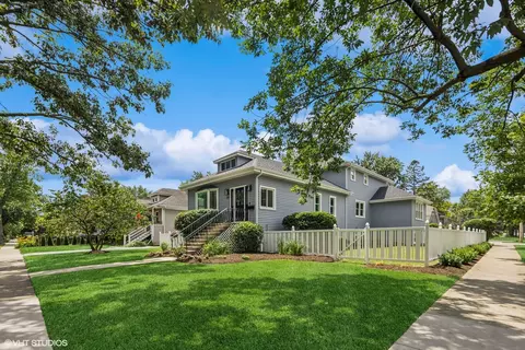 224 N Oak St, Elmhurst, IL 60126