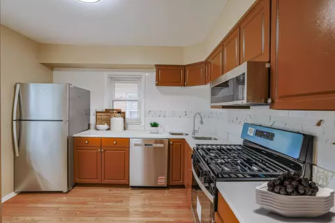 Kitchen - 1762 Coolidge Ave, Berkeley, IL 60163 photo 1 of 1