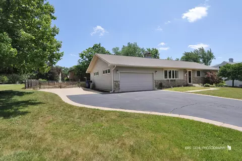 36417 N Lawrence Ct, Lake Villa, IL 60046