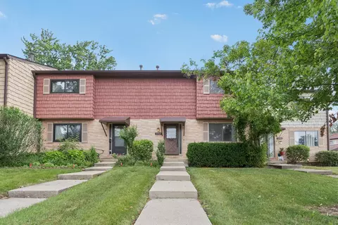 1702 Lakeview Dr, Wheeling, IL 60090
