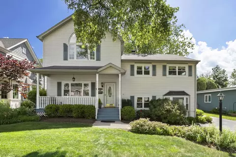 1173 Greenbriar Ln, Northbrook, IL 60062