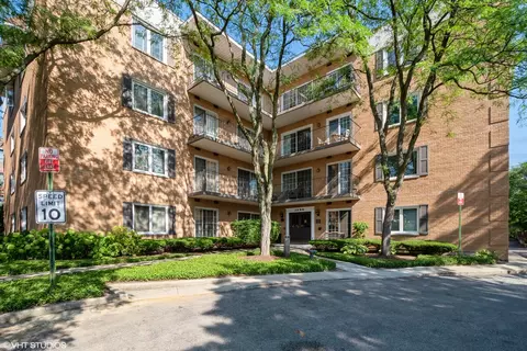 3500 Church St #104, Evanston, IL 60203