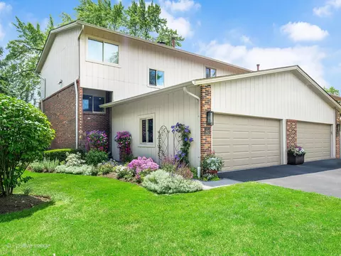 19 W165 Theresa Ln, Oak Brook, IL 60523