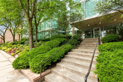 3120 S Indiana Ave #206, Chicago, IL 60616