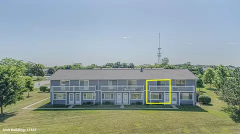 17357 W Maple Ln, Gurnee, IL 60031