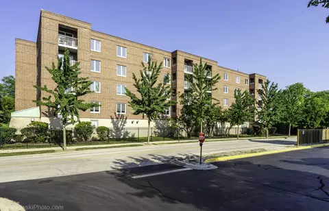 6211 Lincoln Ave #402, Morton Grove, IL 60053